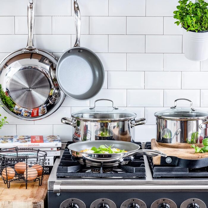 Каструля GreenChef Profile Plus 18 см, 2,1 л, антипригарна кераміка, нержавіюча сталь, з кришкою із загартованого скла, PFAS-free, для індукції, жароміцна до 200°C, срібляста, сіра всередині