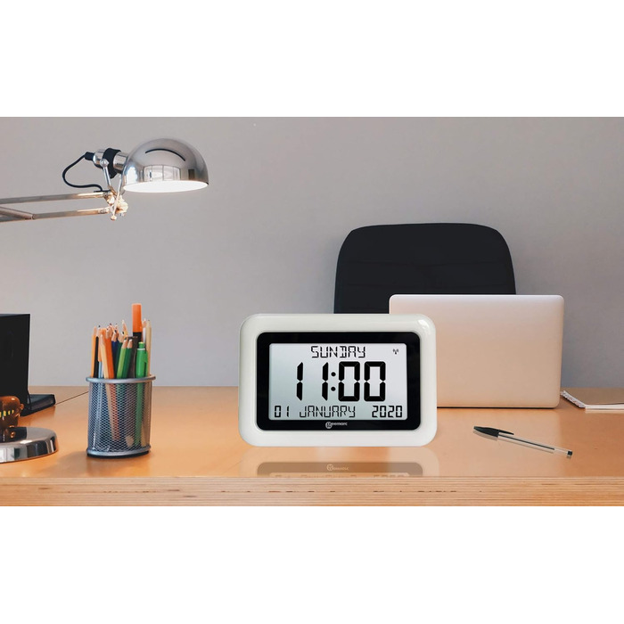 Calendar Clock - Geemarc Viso10 with automatic time setting and large letters - For people living with Alzheimer's - Battery operated - No backlight - Version DE - White
