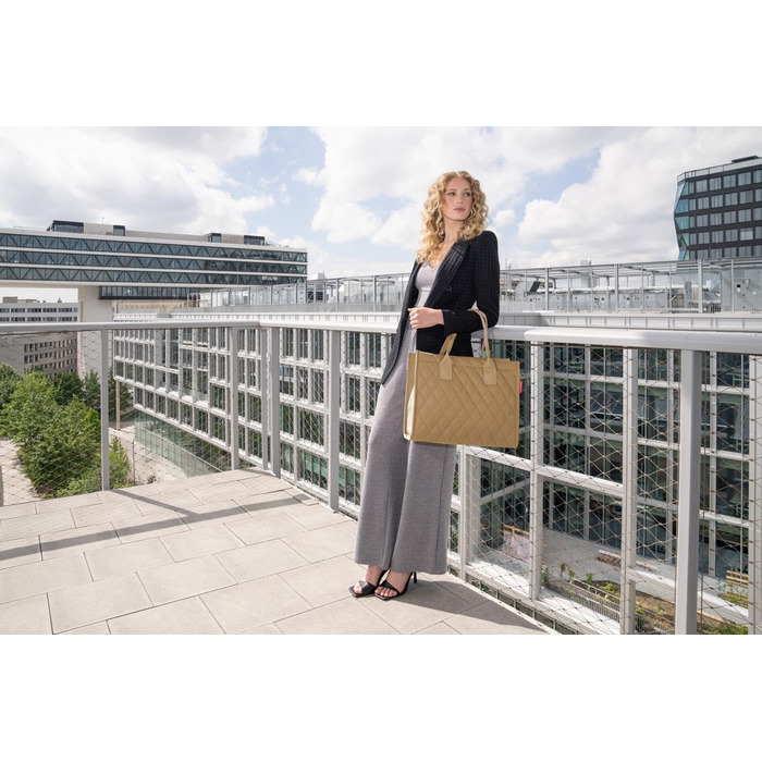 reisenthel Daily Shopper – Modern, straightforward shopper for any occasion - practical handbag, large enough for your groceries and everyday essentials