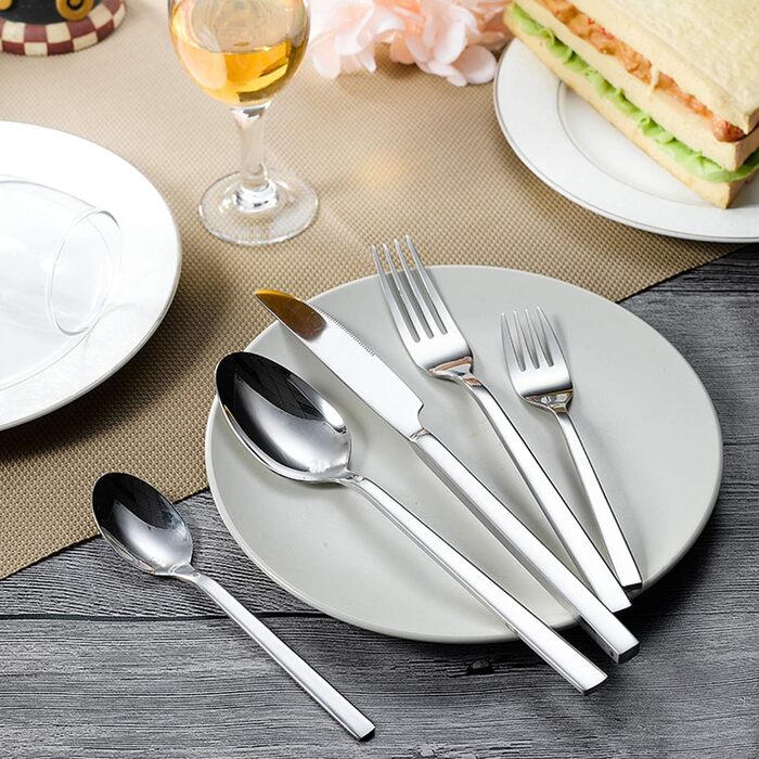 WUJO Cutlery Set, Stainless Steel Cutlery, 30-Piece Silver Cutlery Set including Knives, Forks, Spoons, Cake Forks, Tea/Coffee Spoons, Dining Cutlery for 6 People, Mirror Polished, Dishwasher Safe