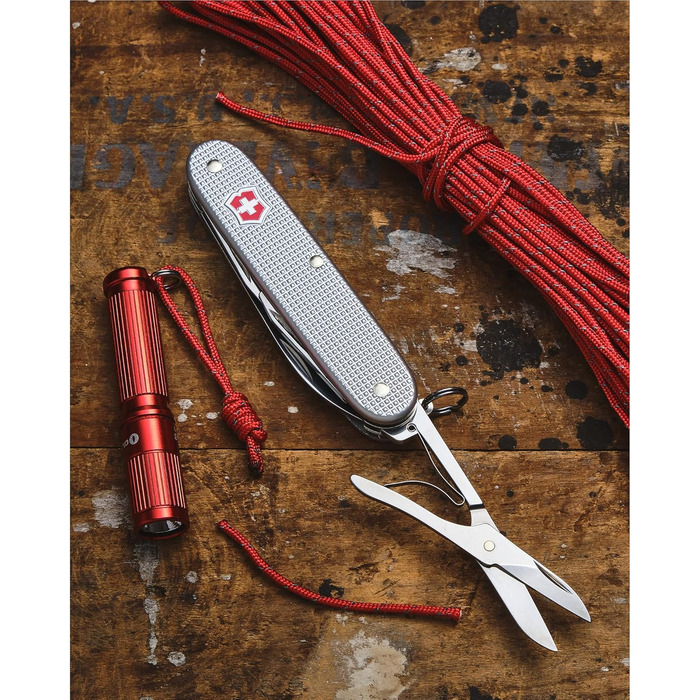 Мультитул Victorinox Pioneer X: Швейцарський ніж з 9 функціями, мультиінструмент, з клинком та викруткою 3 мм