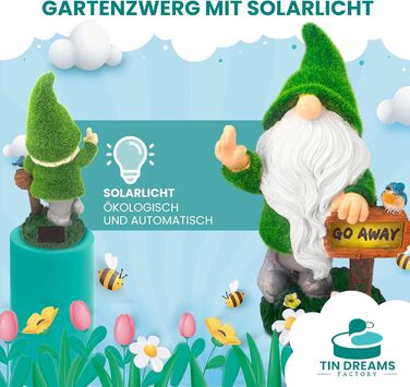TIN DREAMS FACTORY | Cheeky Garden Gnome with Middle Finger and Solar Light – Funny Decorative Figure made of Resin for Garden, Terrace, Balcony – Witty Weatherproof Outdoor Decoration