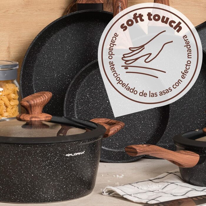 Каструля FLORINA Master Black 24 см, 4 л з антипригарним покриттям | Для всіх типів плит, включаючи індукцію | Зручна ручка Soft-Touch | Кришка з силіконовим кантом | Стійка до нагріву, легко миється