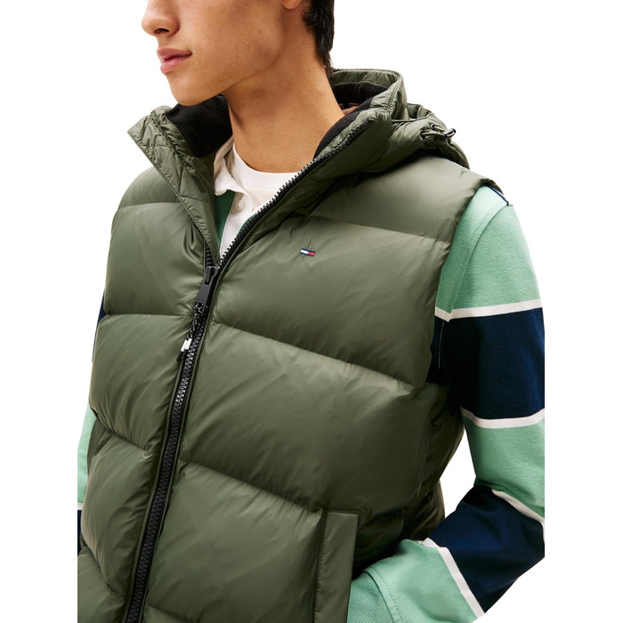Жилет Tommy Jeans чоловічий Essential Down Vest з капюшоном, колір Green (Pewter Green)