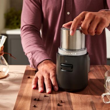 Кавомолка KitchenAid Go бездротова, 113 г, акумулятор, чорна – портативна кавомолка для свіжомеленого кави