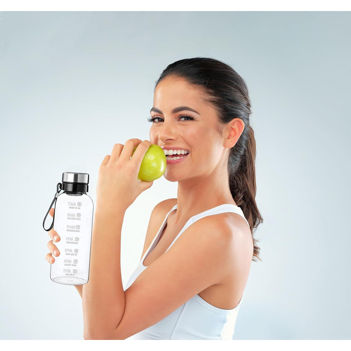 RNCKUUE 2 Liter Glass Bottle, 2l Glass Drinking Bottle, Glass Water Bottle with Strainer, Neoprene Sleeve, Bottle Brush