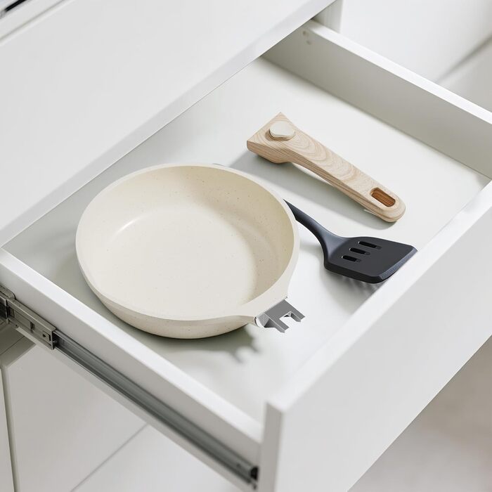 Сковорода RIOVARM 30 см з нержавіючої сталі з антипригарним покриттям для індукційних плит. Сковорода-вок з нержавіючої сталі з ручкою, підходить для всіх типів плит, можна мити в посудомийній машині та використовувати в духовці. Сковорода для омлетів з т