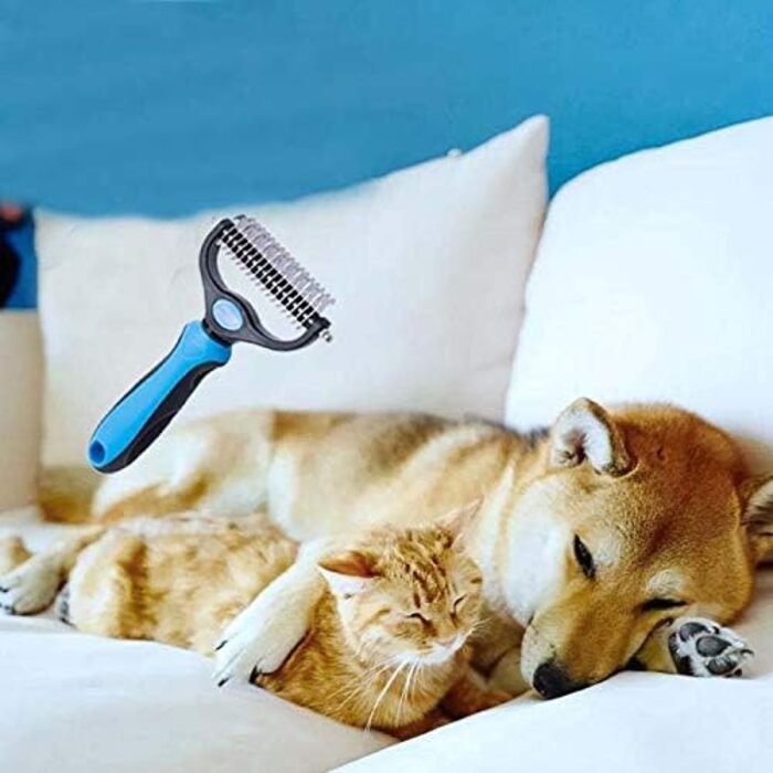 Щітка для вичісування підшерстка собак та котів з середньою та довгою шерстю - проти ковтунів та підшерстка, блакитна