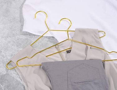 Amber Home 20-Piece 43cm Gold Iron Clothes Hangers, Metal Clothes Hangers with Non-Slip Groove for Suit, T-Shirt, Shirt, Jacket, Dress, Pants, Robust and Durable