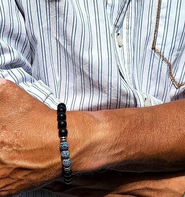 Браслет чоловічий 9 O'Clock Perlenarmband з оніксу 8 мм, чорний. Чоловіча біжутерія ручної роботи, еластичний браслет з натурального каменю, Німеччина. Подарунок для чоловіка.