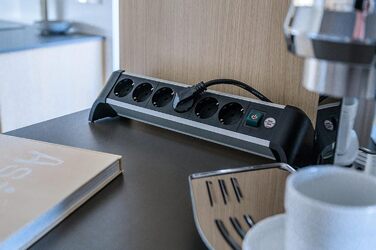 Смуга розеток Brennenstuhl Alu-Office-Line 6-фазна з алюмінію для столу (з вимикачем та 3м кабелем), Made in Germany