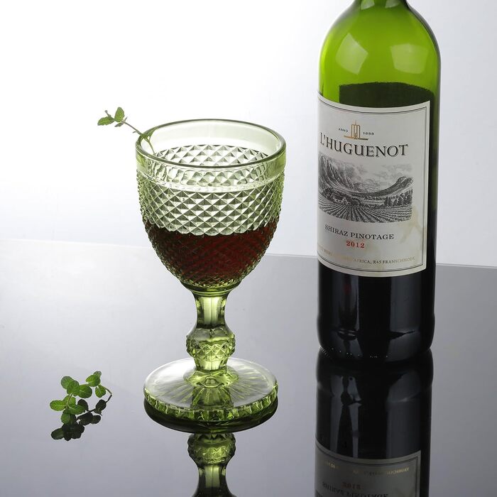 Joeyan 270ml Green Vintage Wine Glasses with Diamond Relief, Colorful Goblet Glasses Wine Goblet Set for Wine Juice Drinks, Set of 4 Retro Drinking Glasses with Stem, Dishwasher Safe