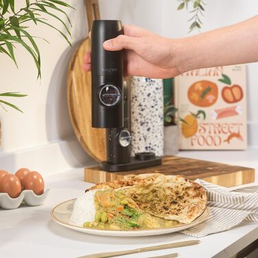 Набір електричних мельниць для солі та перцю Salter - регульований ступінь помолу, прозорі вікна, кнопка, база для зберігання, USB-кабель, керамічний механізм, підсвічувана база