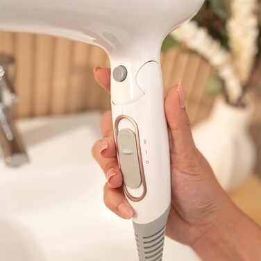 Фен Cecotec IoniCare PowerundGo Heaven: 2000W, 2 режими температури, 2 швидкості, холодний струмінь, концентратор та дифузор, система догляду за волоссям