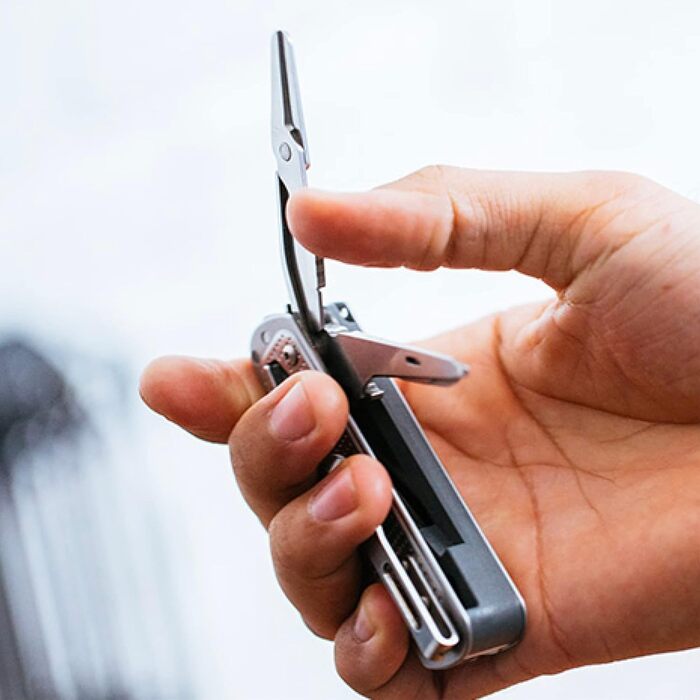 Leatherman Free T4 Multi-Tool - Magnetic, One-Handed, 12-Tool Pocket Knife
