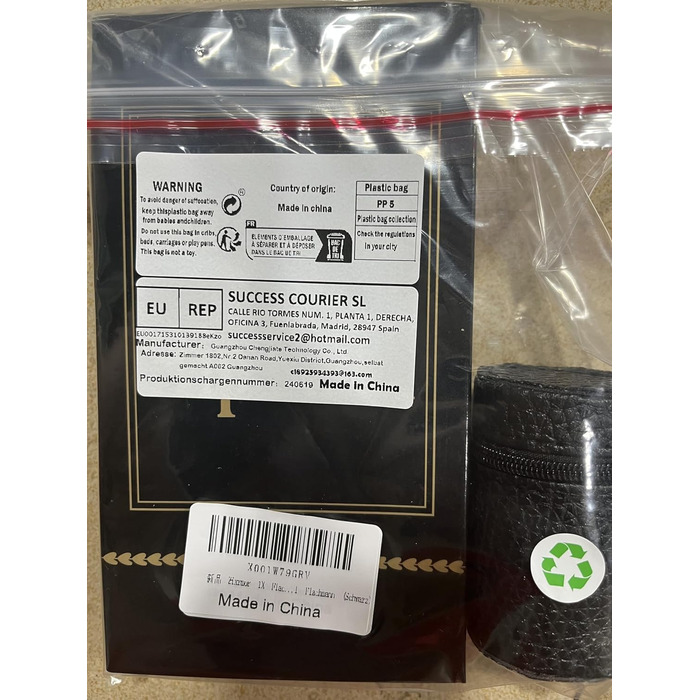 Фляга з воронкою та 4 маленькими чашками Zixrmor 1X304, 8oz/227мл, з нержавіючої сталі (чорна)