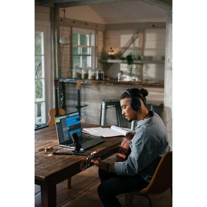 Sennheiser Profile USB мікрофон: конденсаторний мікрофон з USB-підключенням для подкастів та стрімінгу. В комплекті: стійка та кабель USB-C 1.2м. Чорний (700065)