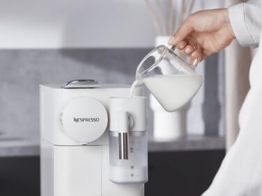 Кавова машина капсульна Nespresso De'Longhi Lattissima One EN510.W з автоматичною системою приготування молока, 3 кнопками вибору напоїв, резервуаром для води 1 л, тиском помпи 19 бар, швидким нагріванням за 25 секунд, автоматичним вимкненням, біла Porcel