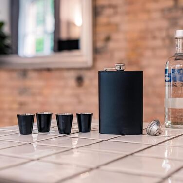 Набір фляга з келихом та воронкою для чоловіків • Військовий дизайн • Матова чорна/зелена сталь • 9 oz / 265 ml • Аксесуари для піших прогулянок