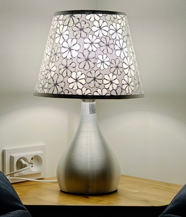 Сенсорна настільна нічна лампа з LED-абжуром, срібляста