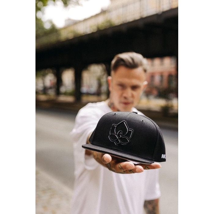 Кепка Nebelkind Snapback Steini Der Keller: універсальний розмір, чорно-сіра, для чоловіків та жінок, стильна бейсболка в стилі streetwear