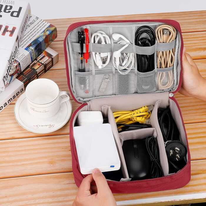 Водонепроникна сумка-органайзер для кабелів та аксесуарів: USB-накопичувачі, SD-карти, Power Bank (червона)