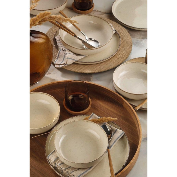 Сервіз Kutahya Porselen на 12 частин для 4 осіб: сучасний порцеляновий посуд кольору кориці. Включає: тарілки, супові тарілки та миски. Можна мити в посудомийній машині. Елегантний дизайн для щоденного використання та гостей.