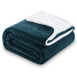 колір: блакитне зелене