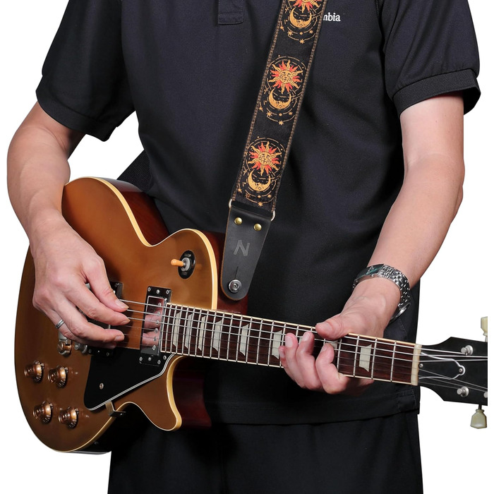 Гітарний ремінь Nefelibata Vintage з вишивкою, з шкіряними кінцями для бас-, електро- та акустичної гітари, з безкоштовною застібкою, 2 застібками та 4 медіаторами (Сонце та Місяць)