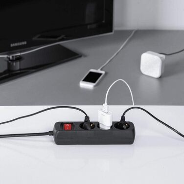 Многорозетка Hama з вимикачем для економії енергії, 3 розетки, чорний колір, кабель 1.4м, кут нахилу 45°, GS сертифікат, для дому та офісу