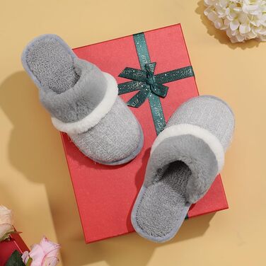 Тапочки домашні жіночі та чоловічі зимові - пухнасті з Memory Foam, зігріваючі та з антиковзким покриттям для холодних днів. Зручні та елегантні шльопанці як стильний подарунок (Світло-сірий, 36/37 EU)