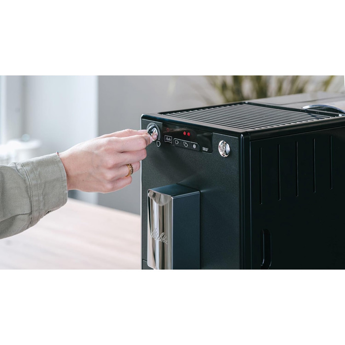 Melitta Solo - Fully Automatic Coffee Machine with Adjustable Spout, Small Coffee Machine with Removable Water Tank, suitable for e.g. Espresso or Café Crème, matte black Matte Black Single