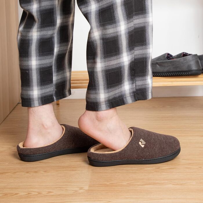 Чоловічі халапи RockDove з підкладкою Sherpa та піною Memory Foam (42/43 EU, Кофе)