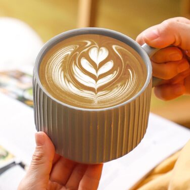 Набір кавових чашок Hasense Porcealin, 4 шт. з підставкою, 425 мл, великі керамічні чашки з рельєфною поверхнею для капучино, чаю, гарячого шоколаду, напоїв, придатні для миття в посудомийній машині (сірий, 425 мл)