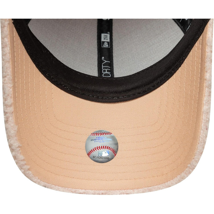 Кепка New Era New York Yankees MLB League Essential Rose 9Forty Adjustable для жінок