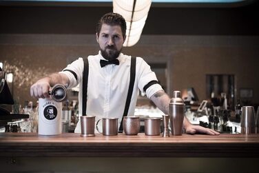 Набір для коктейлів Buddy's Bar Moscow Mule: 2 мідні келихи 500 мл, барна ложка 27 см, джигер 5 cl, чорна преса для лайма, подарункова упаковка, харчова нержавіюча сталь, 4 предмети