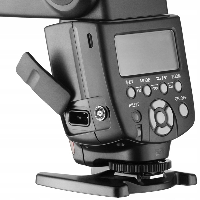 Спалах Yongnuo YN-560 III: дальність 58 м, регульована головка та дифузор