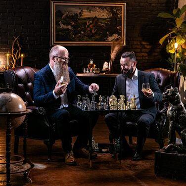 Набір віскі Whiskey Karaffe Set: декантер, 4 склянки, 4 камені для віскі, подарункова коробка, 1000 мл