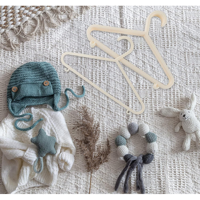 60 шт. вішалки для дитячого одягу ilauke з антиковзаючою поверхнею, безпечні для дітей, з пластику (28,5 см, бежеві). Підходять для T-shirt, светрів, ідеальні для дитячих шаф та дитячих товарів.