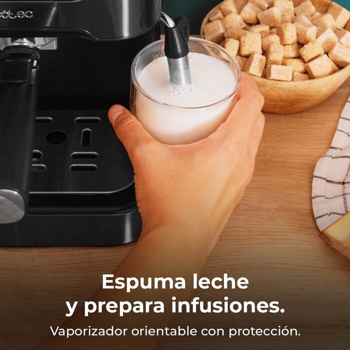 Кавоварка Cecotec Power Espresso 20 Pro Latte, 20 Бар, парова насадка, дисплей з кнопками, резервуар для води 1,5 л, резервуар для молока 550 мл, для еспресо та капучино