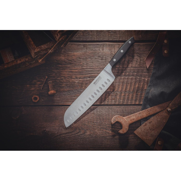 Ніроста Trinity – професійний ніж Сантоку з нержавіючої сталі 34 см, ручне заточування, з захистом пальців