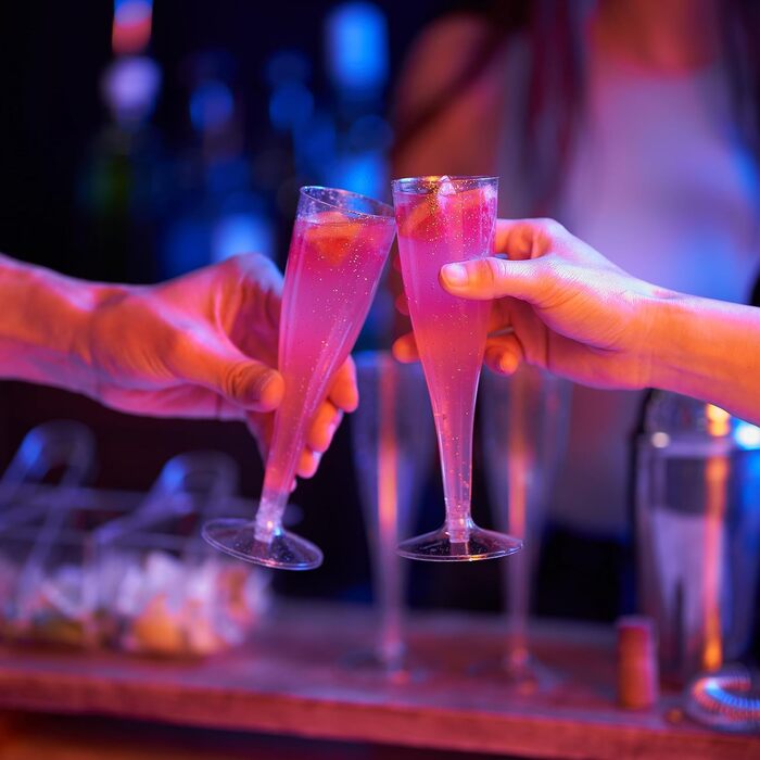 120 склянок для шампанського MATANA Premium з блискітками срібла та золота, 133 мл - пластикові келихи для шампанського, келихи-флейти, келихи для коктейлів, келихи для вина на весілля, свята - стабільні, багаторазові, з міксованим блискітками, 120 шт.