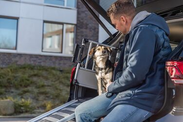 Тріксі переносна клітка для собак з алюмінію, срібна - M–L, 60x65x86 см, стабільна та тиха, з безпечним замком та неслизьким килимком - 39342, для однієї собаки