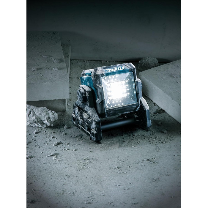 Світлодіодний акумуляторний прожектор Makita ML003G 18-40V, 1100 лм, 2 режими яскравості, IP65, поворот 240°, без акумулятора та зарядного