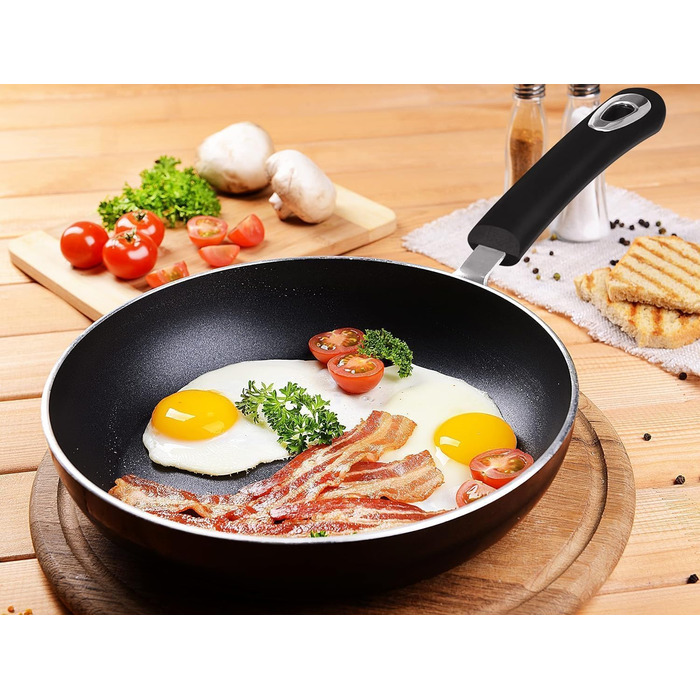 Набір посуду KICHLY 5 предметів з антипригарним покриттям: каструлі та сковорідки для індукційних плит. Включає сковорідки 20см, 28см та каструлі 20см, 22см, 16см з кришками (чорний)