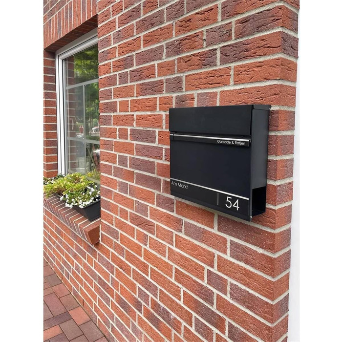 Поштова скринька Metzler Anthrazit RAL 7016 з газетницею та номером будинку – персоналізована лазерним гравіюванням – сучасний поштовий ящик з табличкою, водонепроникний та стійкий до іржі | Модель Hermann