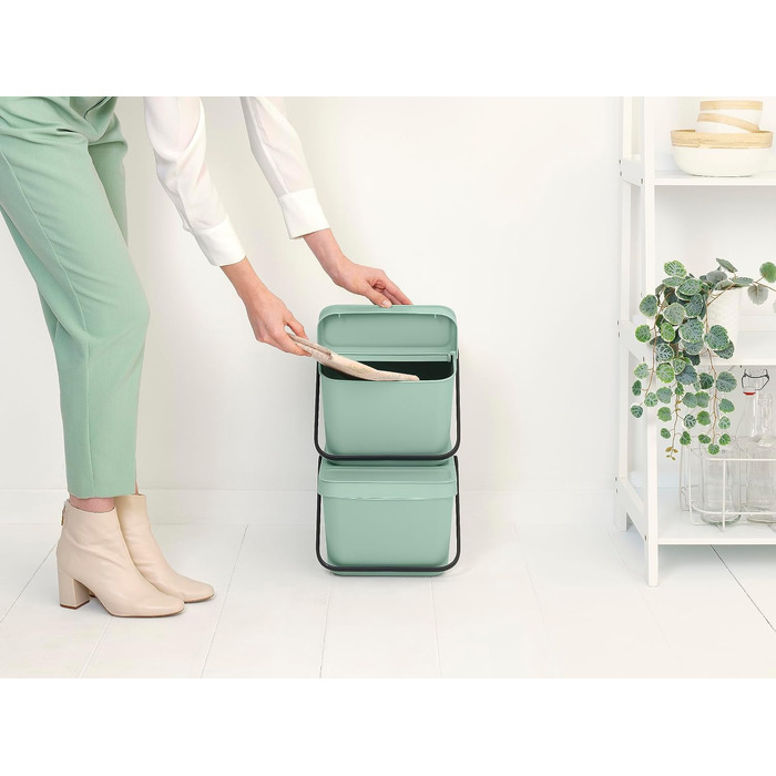 Сміттєвий кошик з кришкою Brabantia Sort & Go 16-20 л, для сортування відходів та тари, світло-зелений (Jade Green)