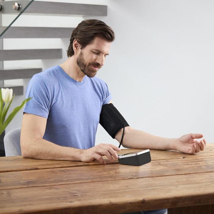 Тонометр на плече Medisana BU 520 з великою манжетою XXL, індикатор кольором (Ampel-Farbskala), вимірювання тиску та пульсу, визначення нерегулярного серцебиття та функція пам'яті