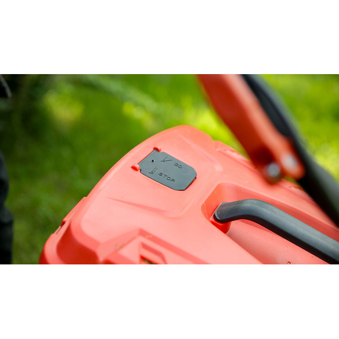 Акумуляторна газонокосарка Yato 36V 4Ah, ширина зрізу 37 см, з травозбірником 35 л