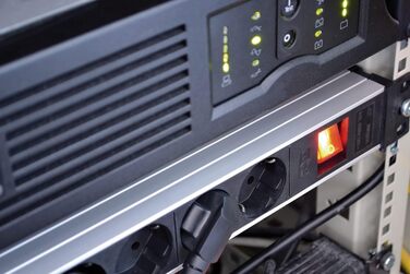Брененштуль розетка-смуга Alu-Line з захистом від перенапруги, 9 розеток, 2м кабель, 19